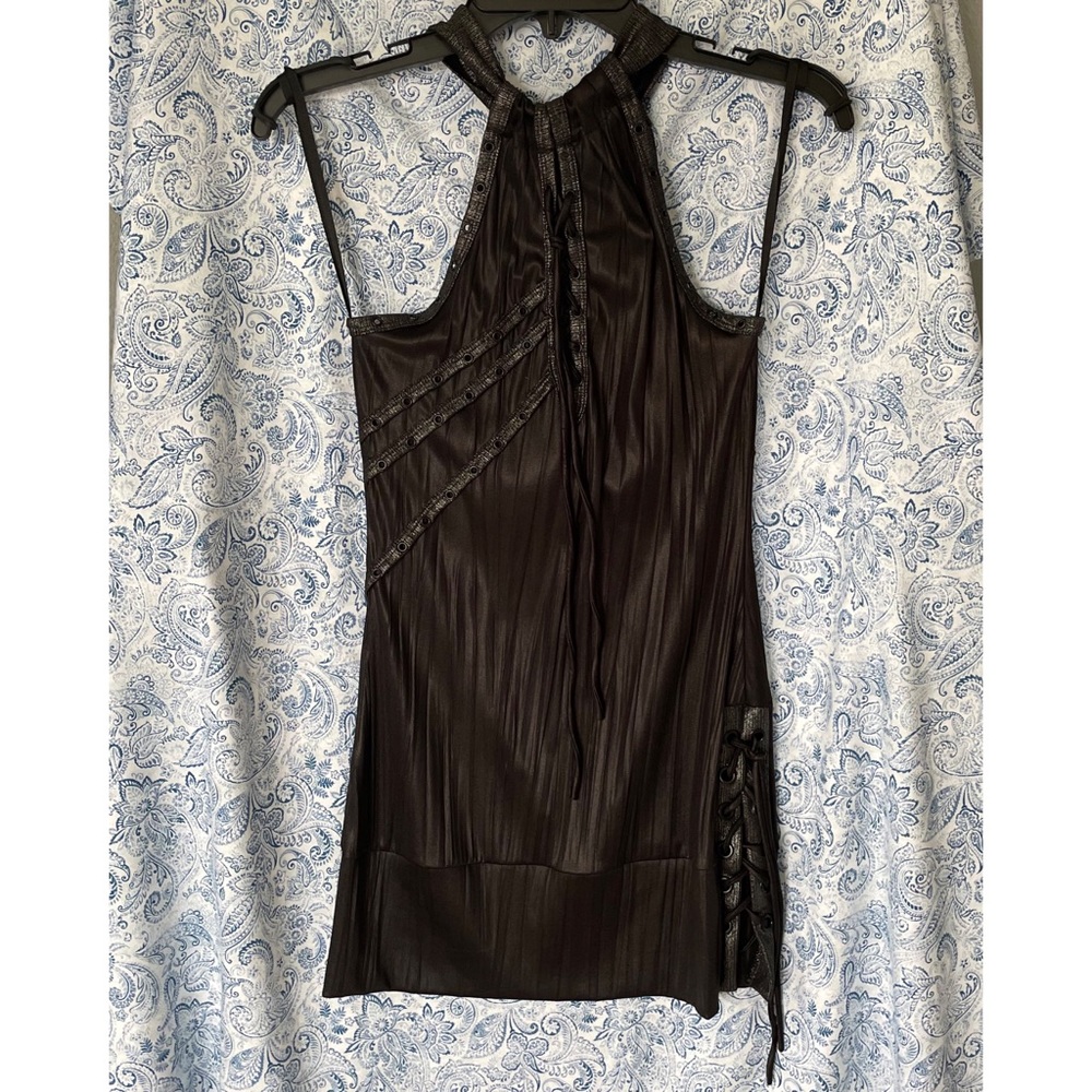 Salvage black tunic style tank - keyhole back